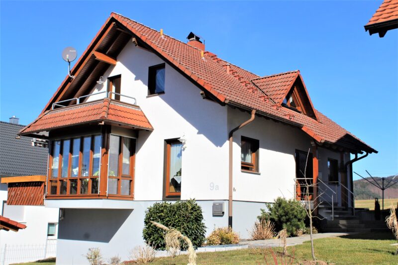 EFH mit Einliegerwohnung in toller Lage in Elzach