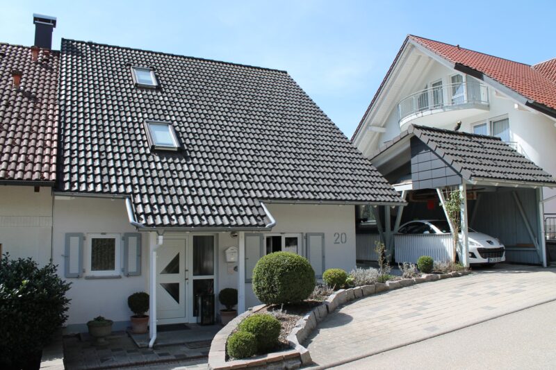 +++verkauft+++ Einfamilienhaus (DHH) mit Einliegerwohnung in sonniger Lage +++verkauft+++